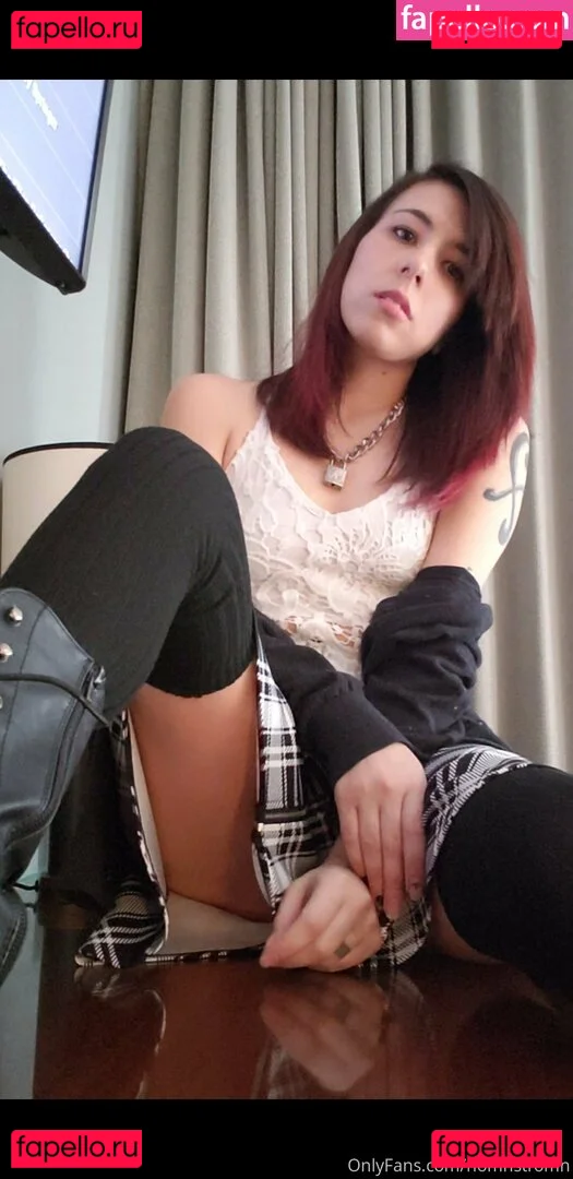 nomnstromn Onlyfans Photo Gallery 