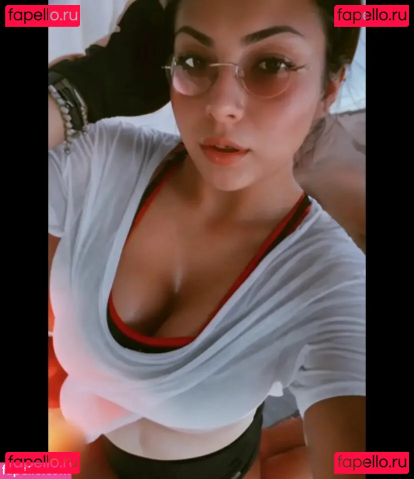 Richa Dutt Onlyfans Photo Gallery 