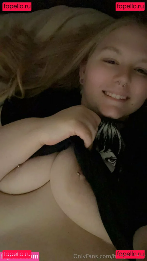 hneybadger Onlyfans Photo Gallery 