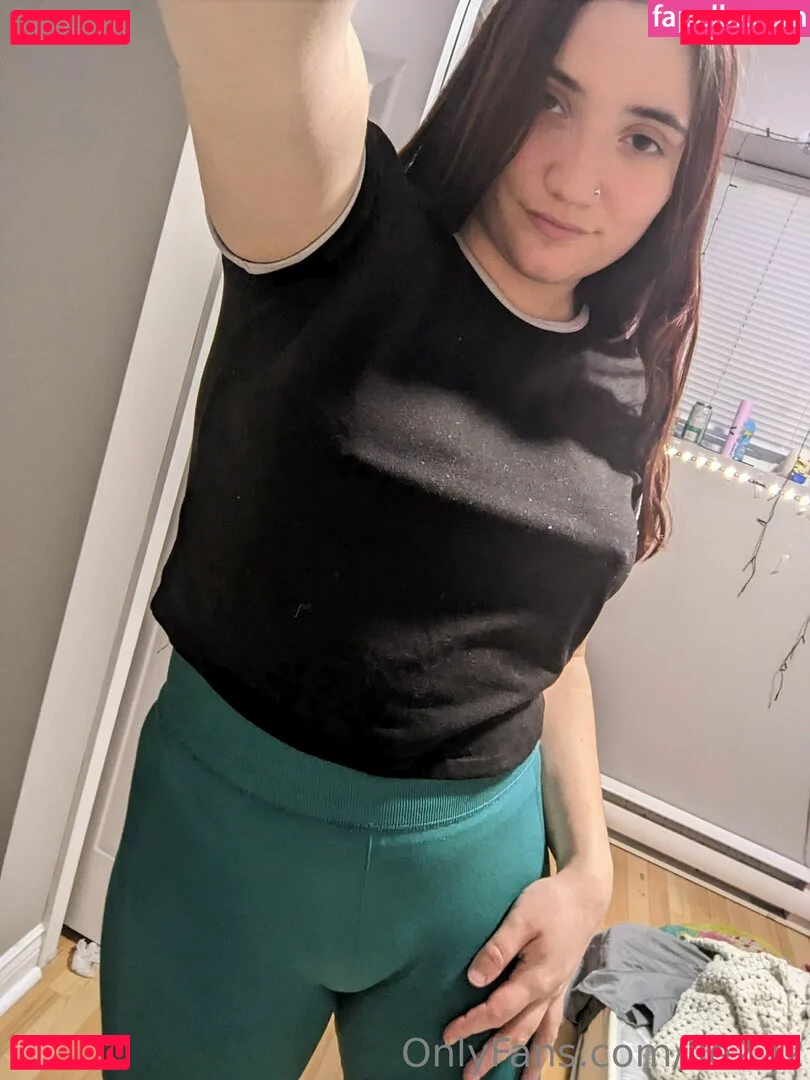 lle222 Onlyfans Photo Gallery 