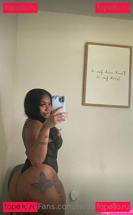 nevssextapes Onlyfans Photo Gallery 