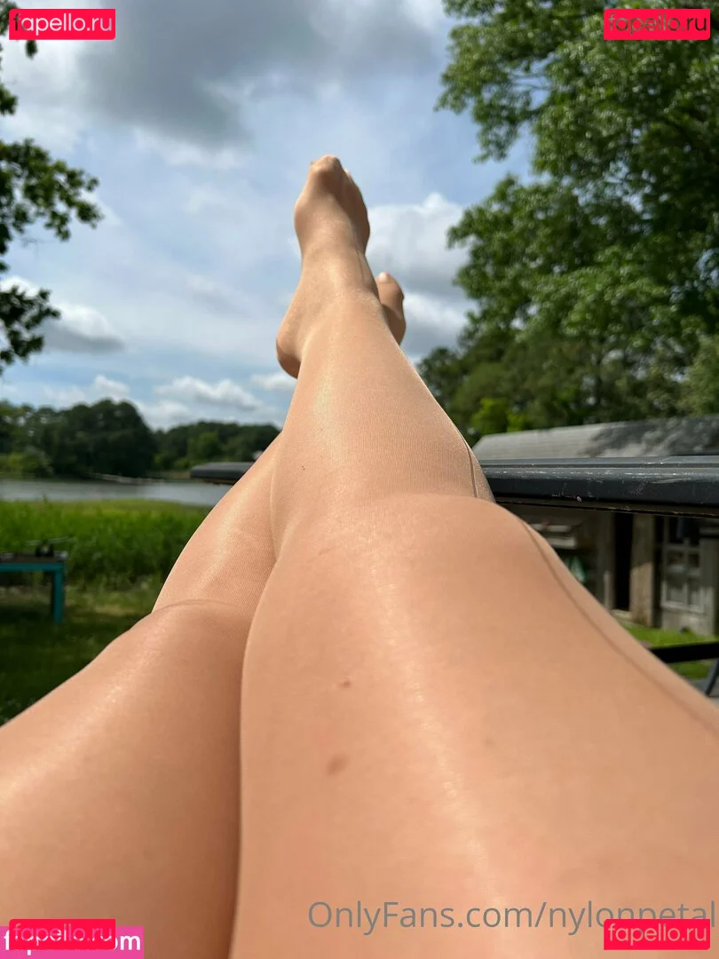 nylonpetal Onlyfans Photo Gallery 