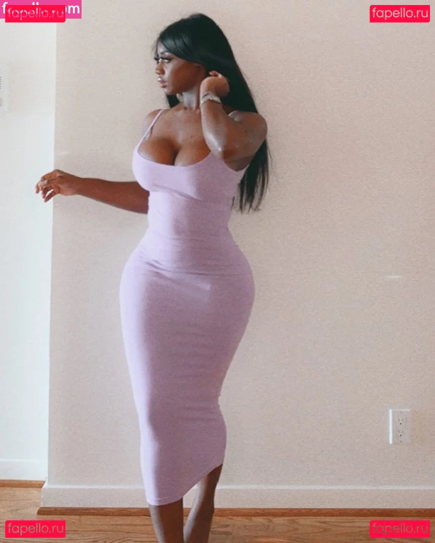 LXRYCC Onlyfans Photo Gallery 