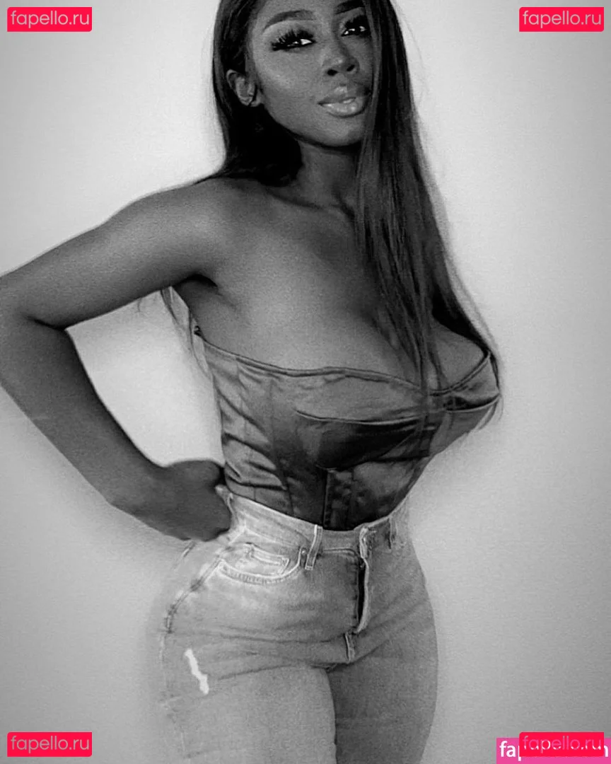 LXRYCC Onlyfans Photo Gallery 