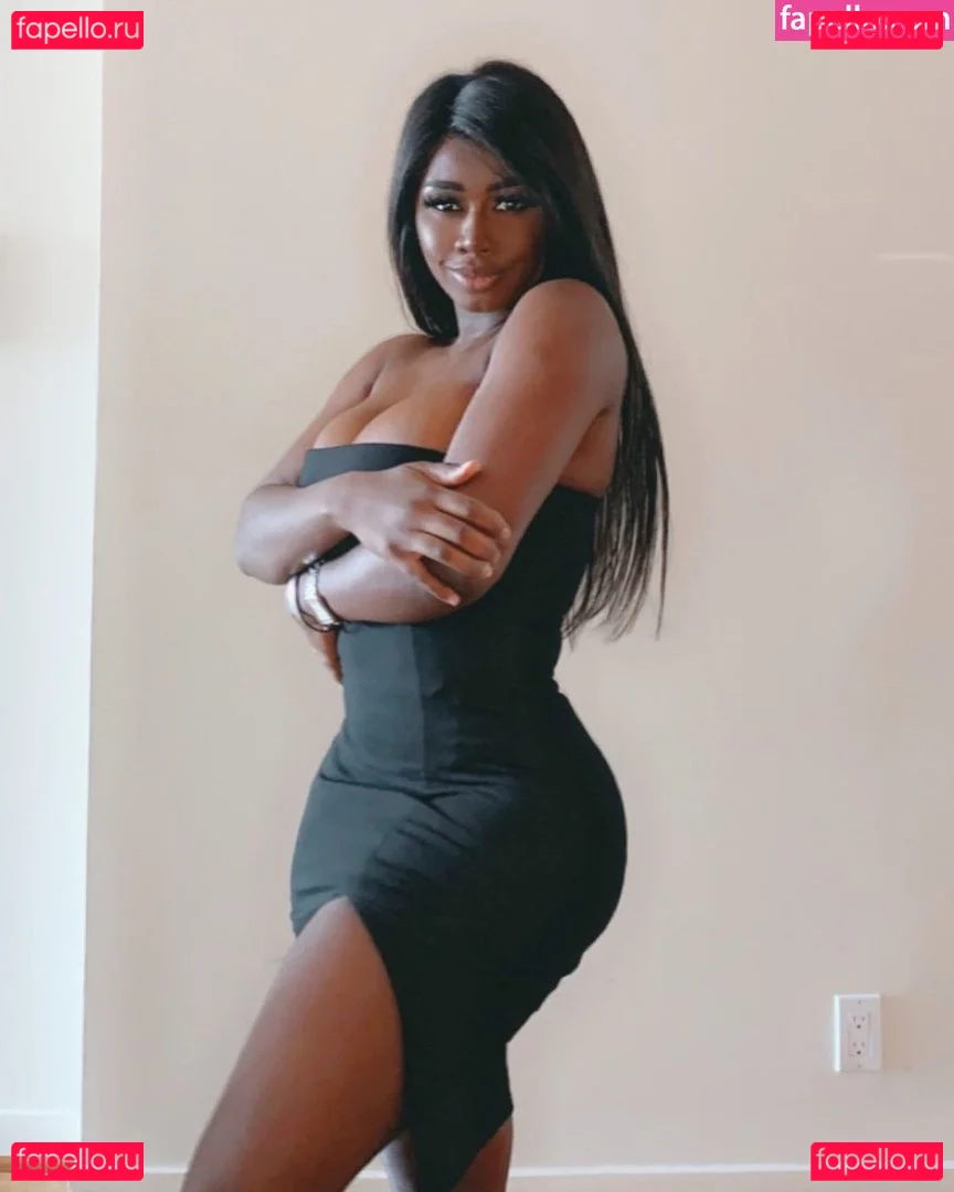 LXRYCC Onlyfans Photo Gallery 