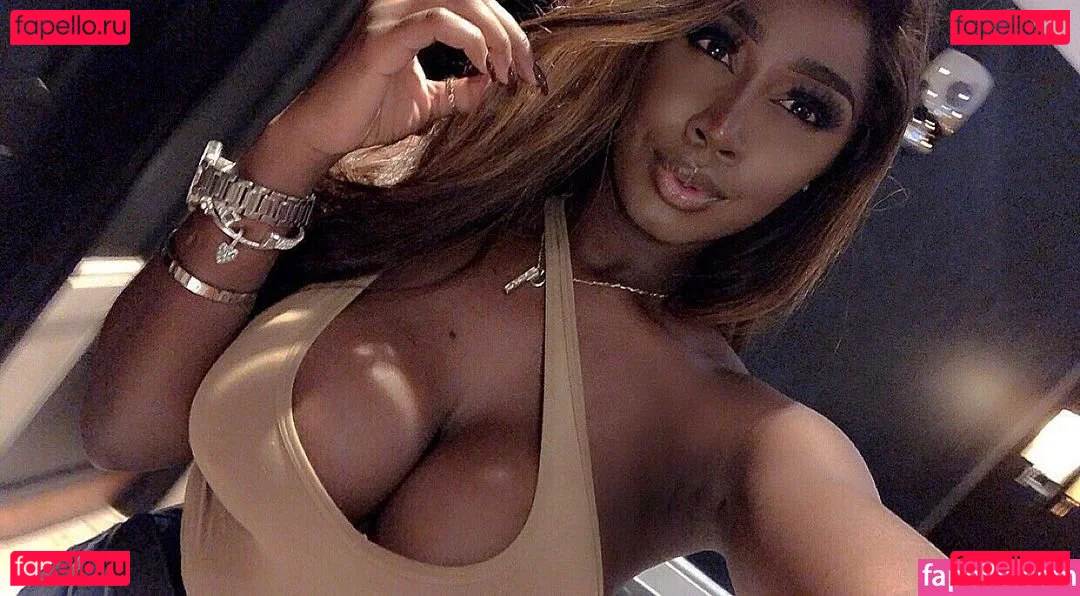 LXRYCC Onlyfans Photo Gallery 