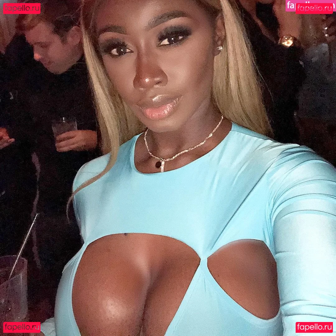 LXRYCC Onlyfans Photo Gallery 