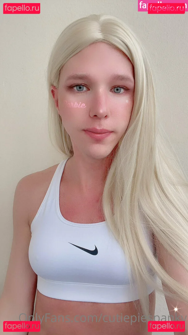 emiliaxsweden Onlyfans Photo Gallery 