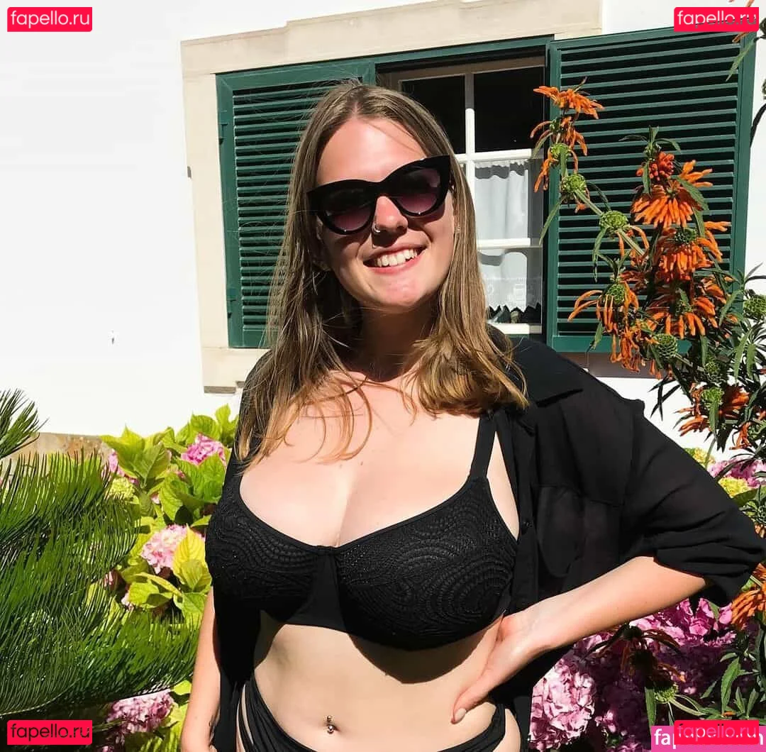 Leandra Lopes Onlyfans Photo Gallery 