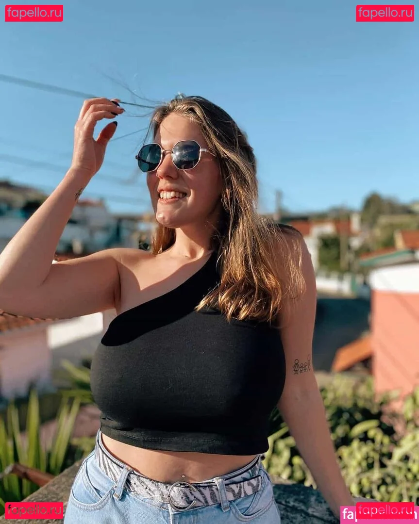 Leandra Lopes Onlyfans Photo Gallery 