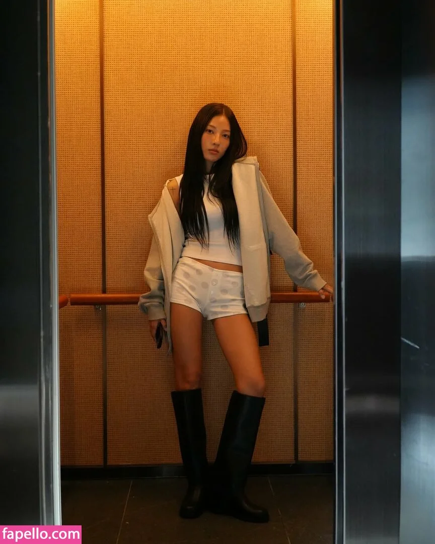 Jeon Jisu Onlyfans Photo Gallery 