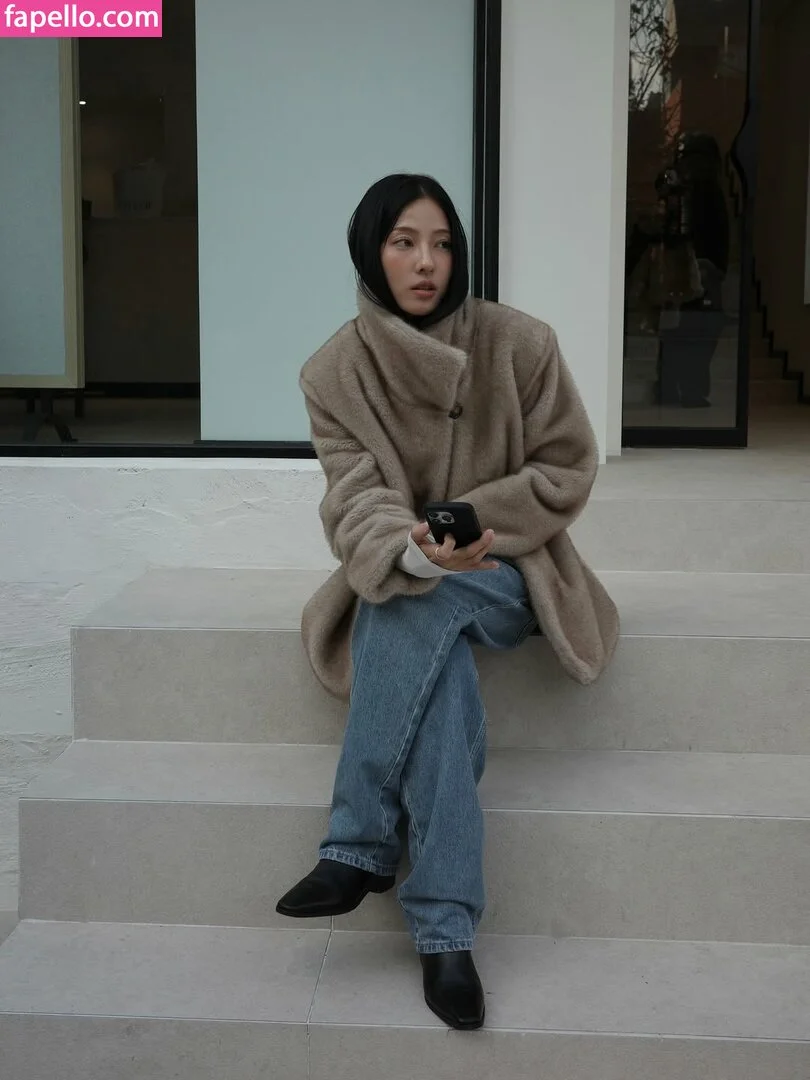 Jeon Jisu Onlyfans Photo Gallery 