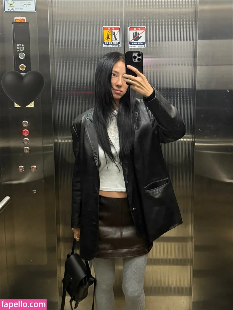 Jeon Jisu Onlyfans Photo Gallery 