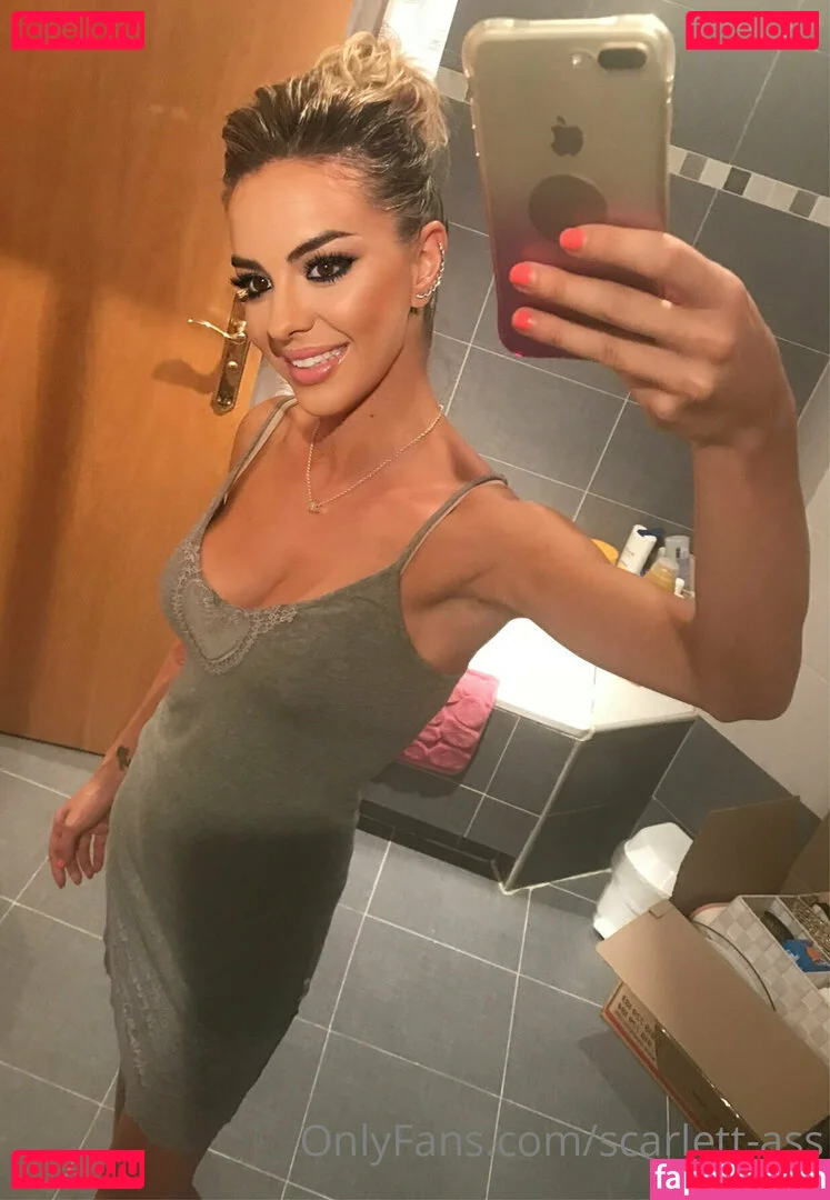 scarlett-ass Onlyfans Photo Gallery 