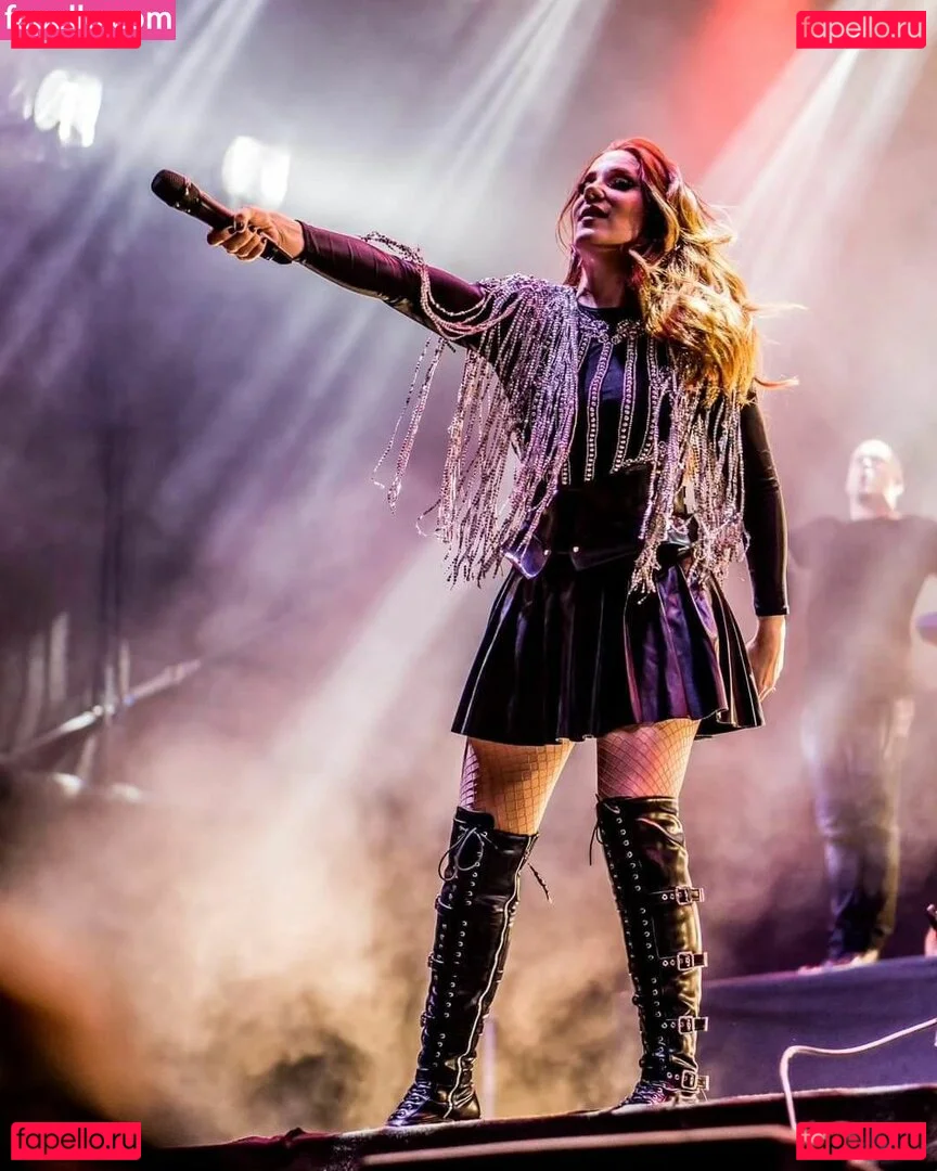 Simone Simons Onlyfans Photo Gallery 