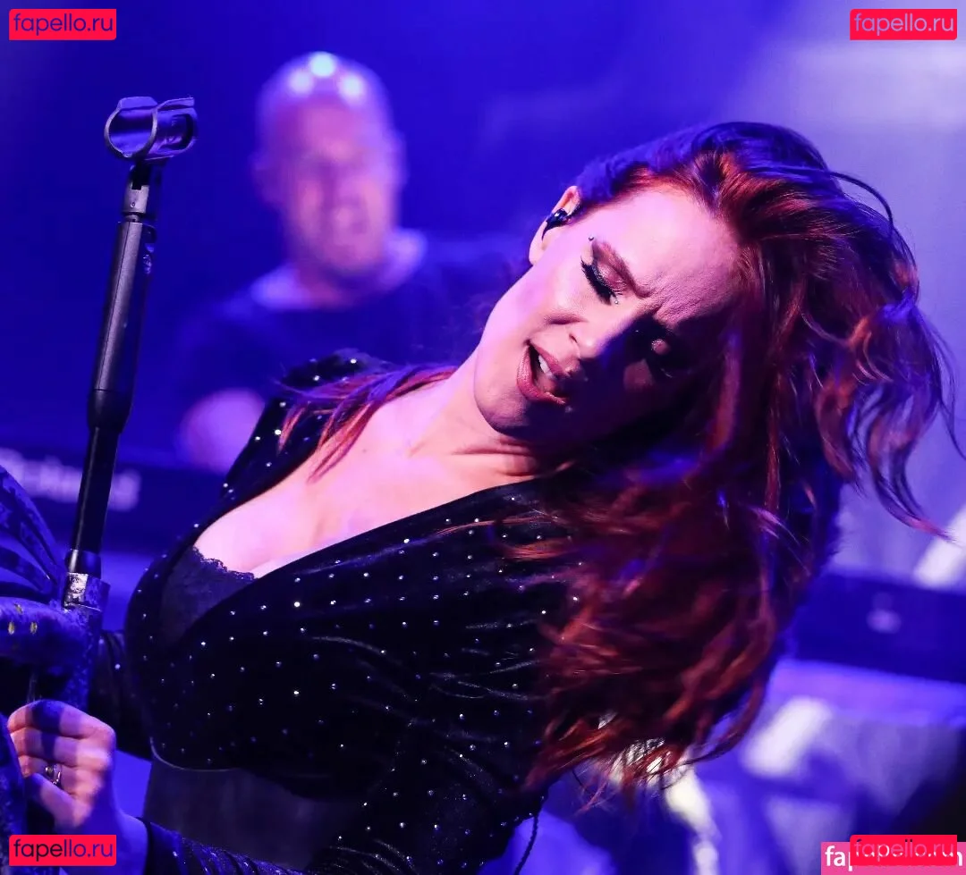 Simone Simons Onlyfans Photo Gallery 