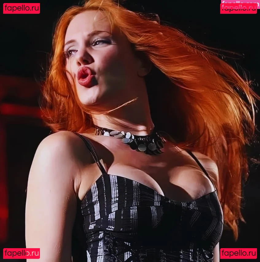 Simone Simons Onlyfans Photo Gallery 