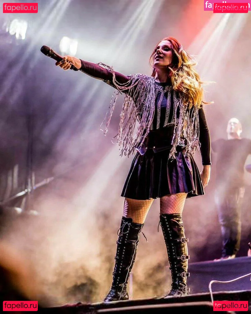 Simone Simons Onlyfans Photo Gallery 