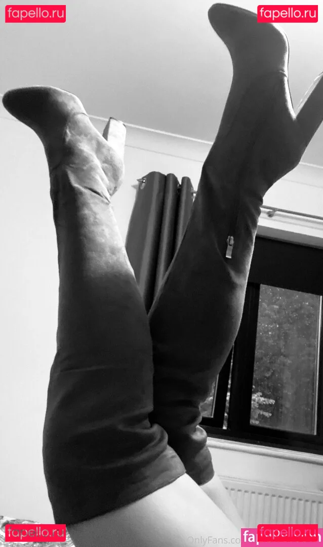 redbuns Onlyfans Photo Gallery 