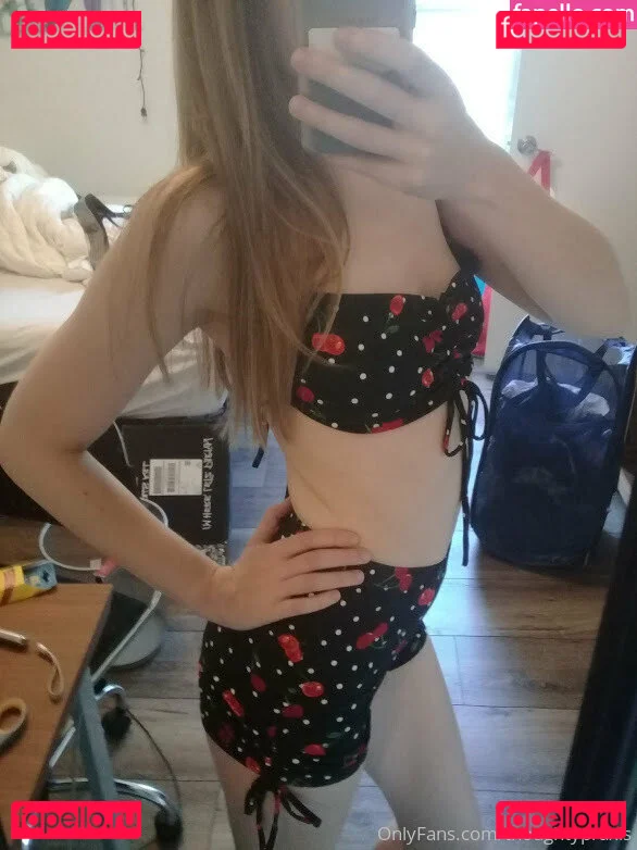 thoughtypraxis Onlyfans Photo Gallery 