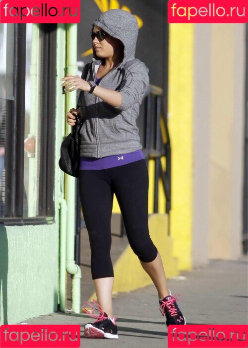 Mila Kunis Onlyfans Photo Gallery 