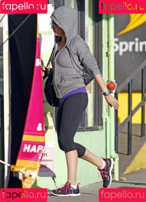 Mila Kunis Onlyfans Photo Gallery 