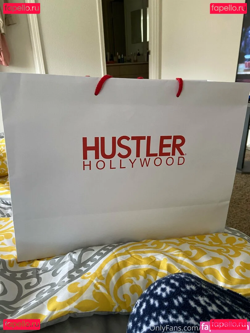 purplebentley Onlyfans Photo Gallery 