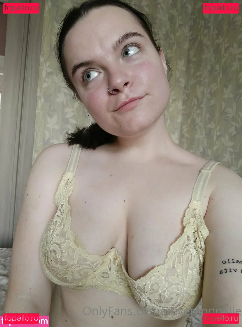 nevergonnalie Onlyfans Photo Gallery 