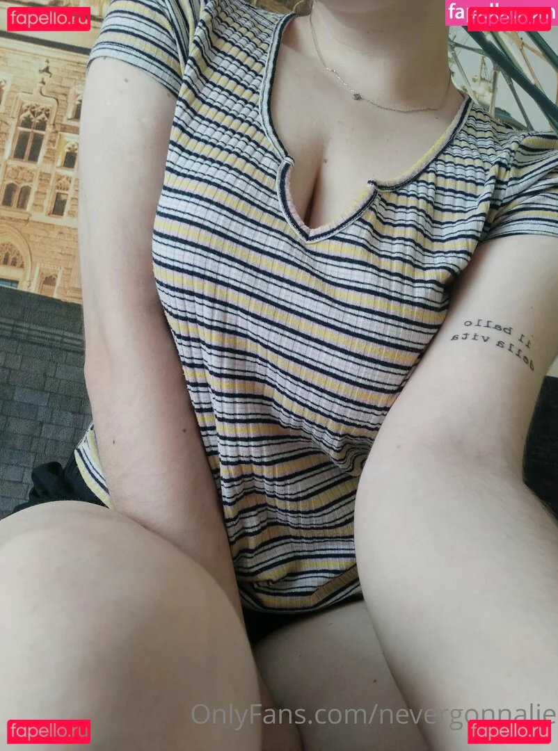 nevergonnalie Onlyfans Photo Gallery 