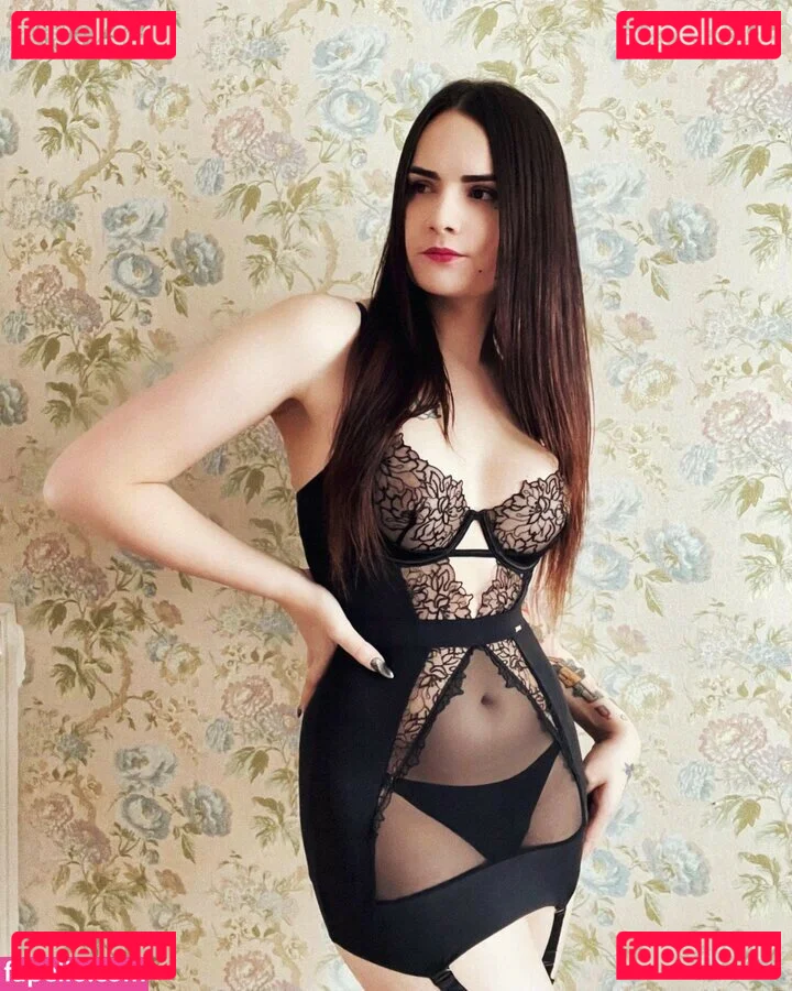 Laura Badler Onlyfans Photo Gallery 