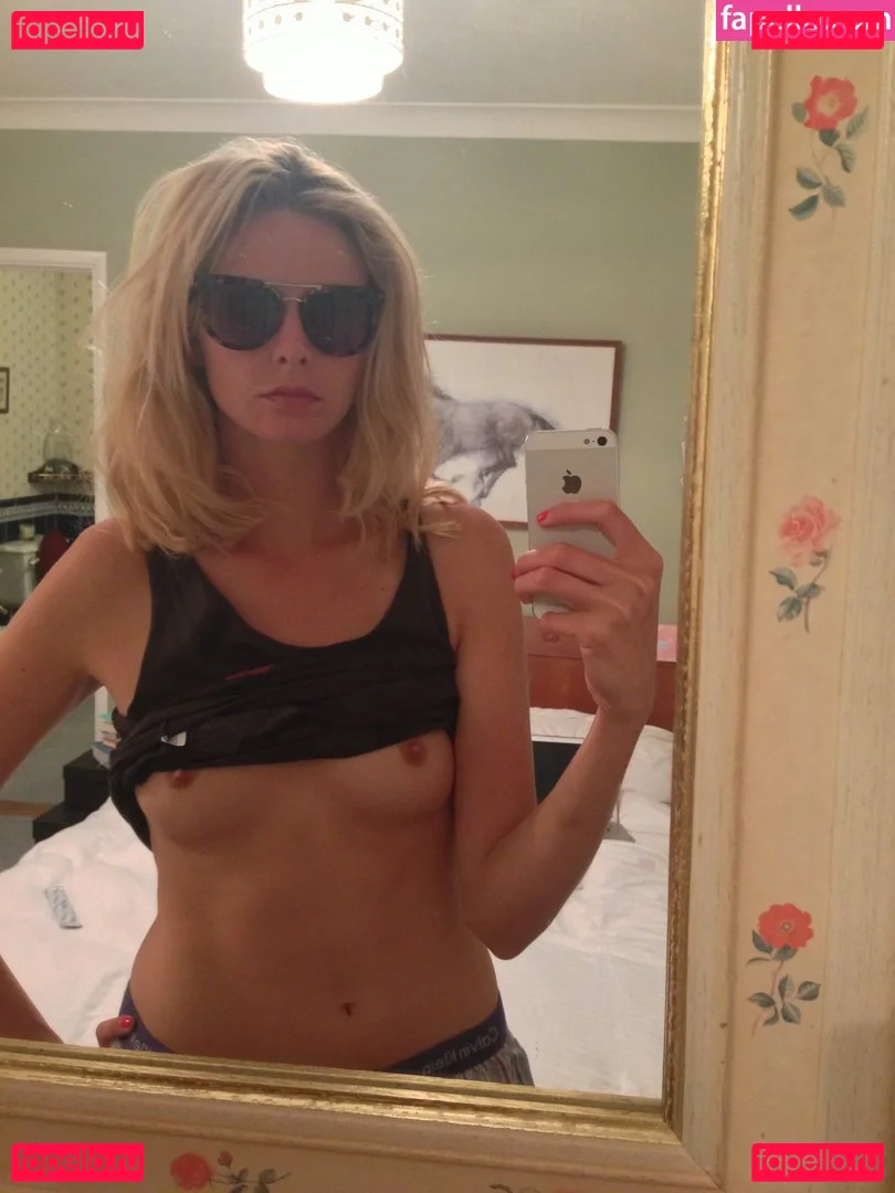 Tamsin Egerton Onlyfans Photo Gallery 