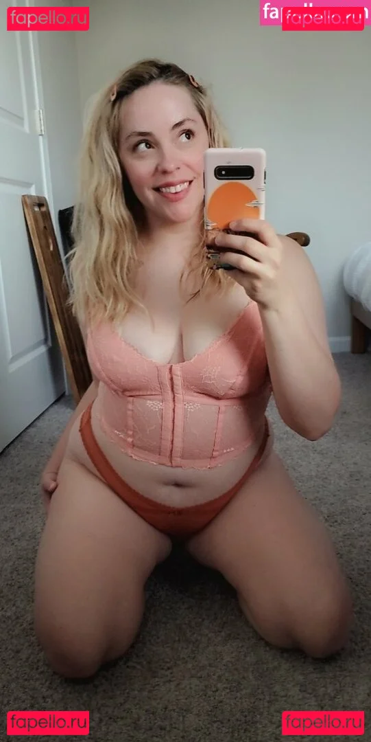 CluelessonVHS Onlyfans Photo Gallery 