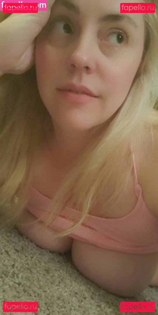 CluelessonVHS Onlyfans Photo Gallery 