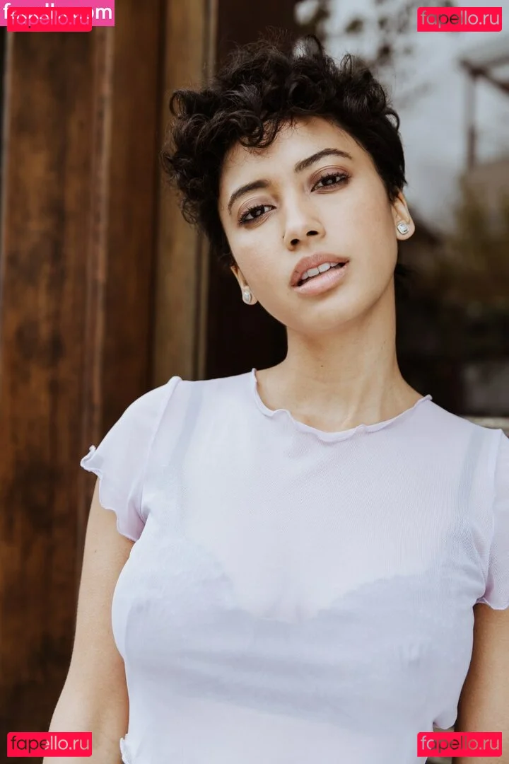 Andy Allo Onlyfans Photo Gallery 