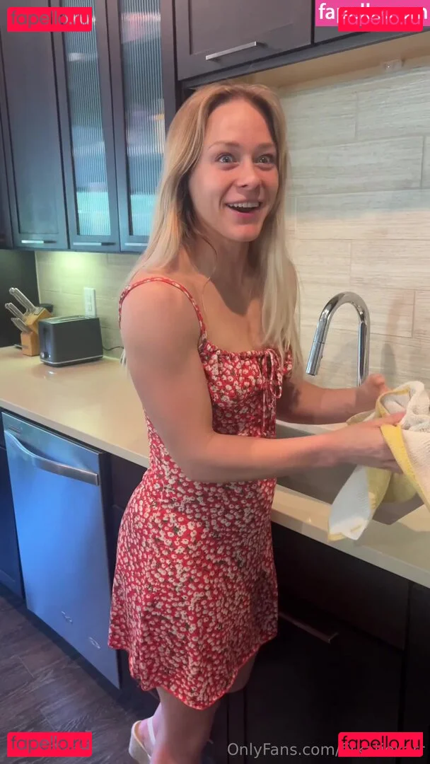 fitkatiekarr Onlyfans Photo Gallery 