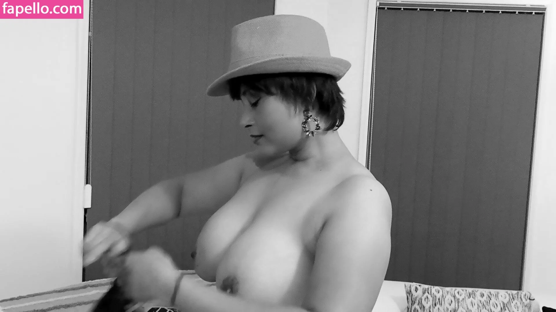 Aiysha Saagar Onlyfans Photo Gallery 