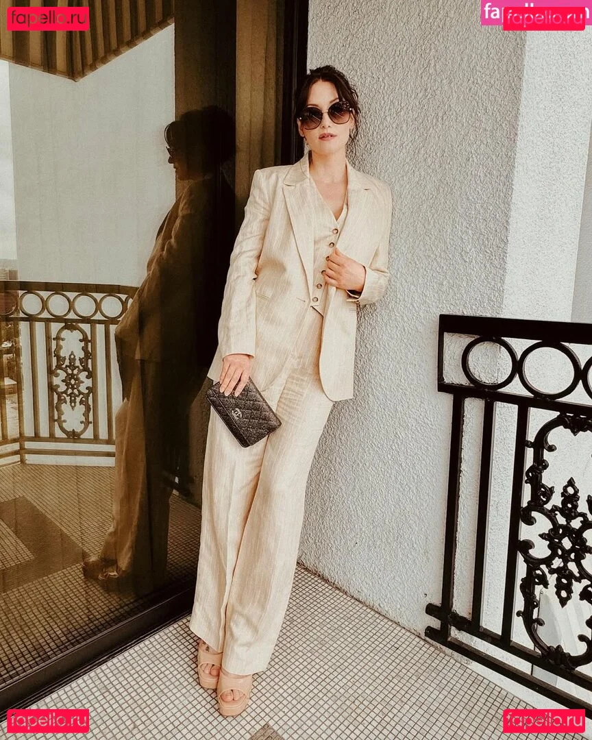 Chyler Leigh Onlyfans Photo Gallery 