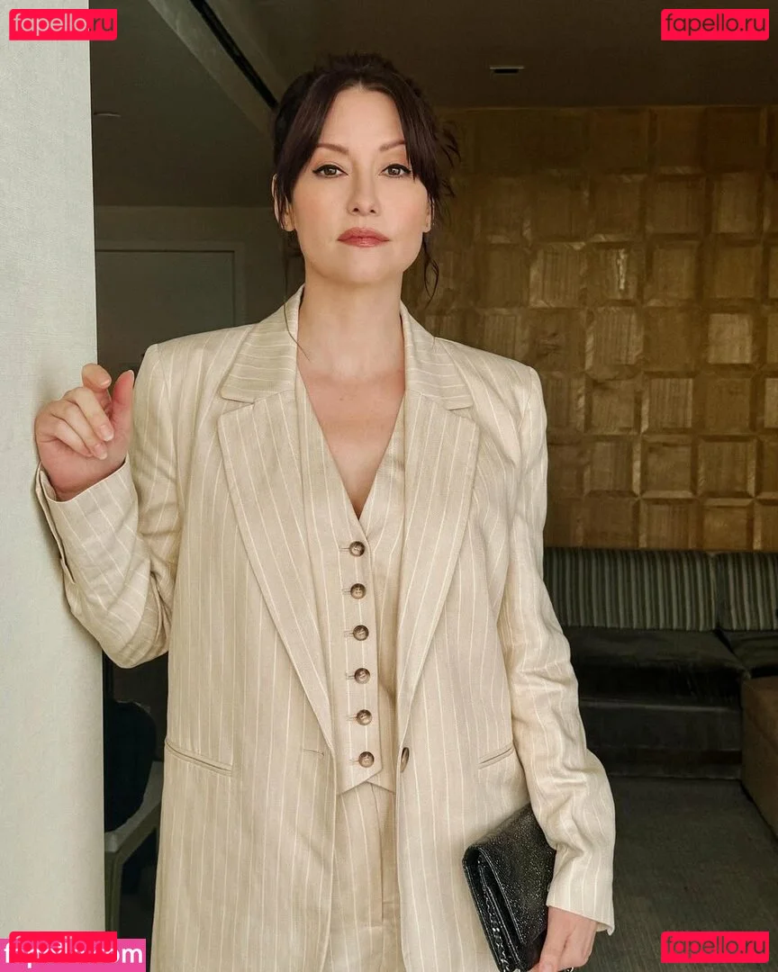 Chyler Leigh Onlyfans Photo Gallery 