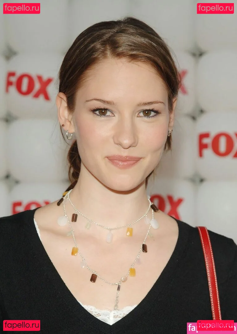 Chyler Leigh Onlyfans Photo Gallery 