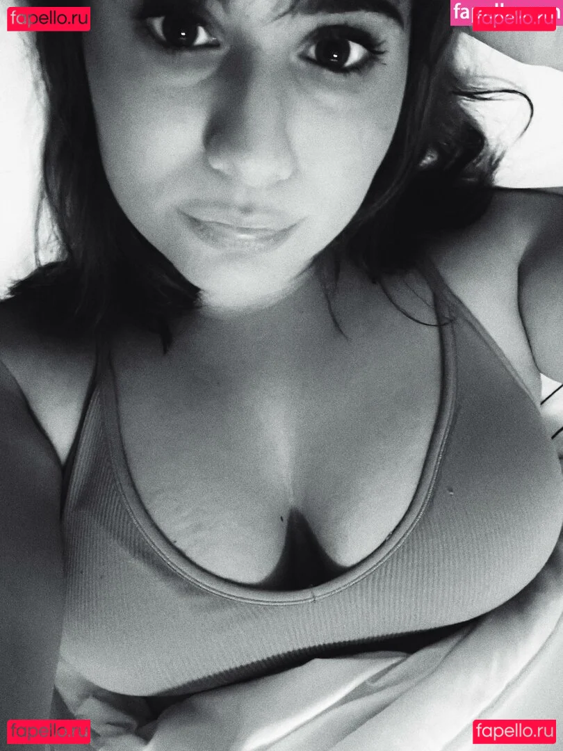 LillyBehave Onlyfans Photo Gallery 