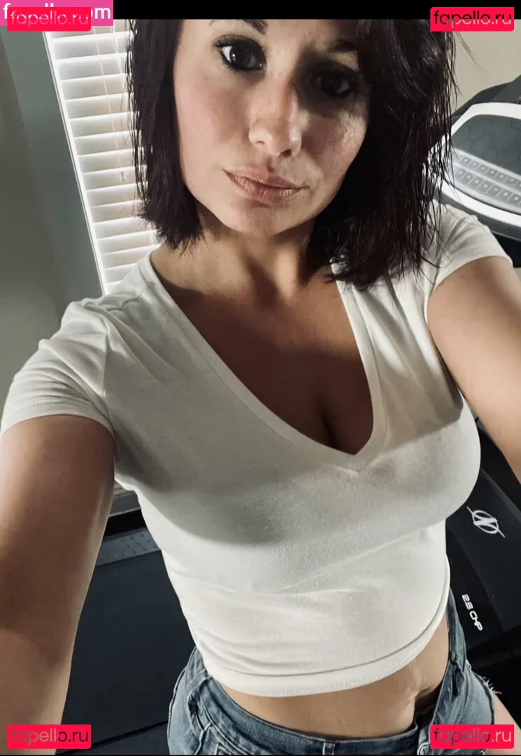 LillyBehave Onlyfans Photo Gallery 