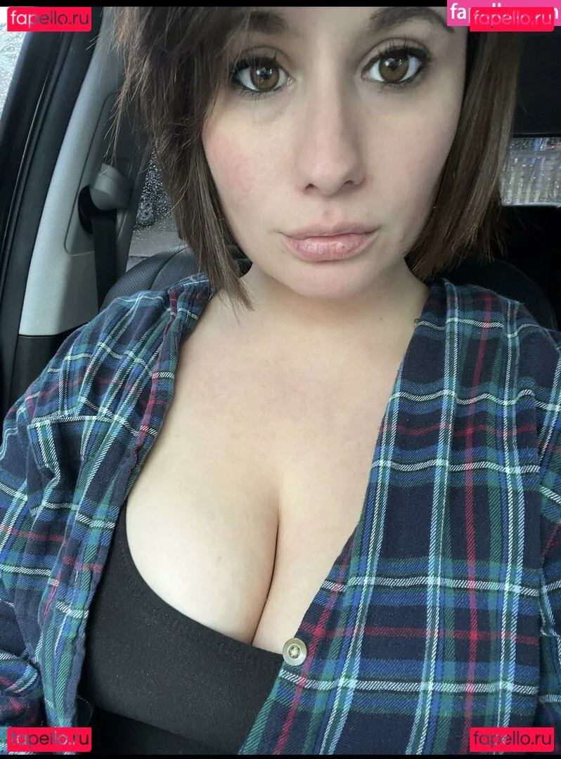 LillyBehave Onlyfans Photo Gallery 