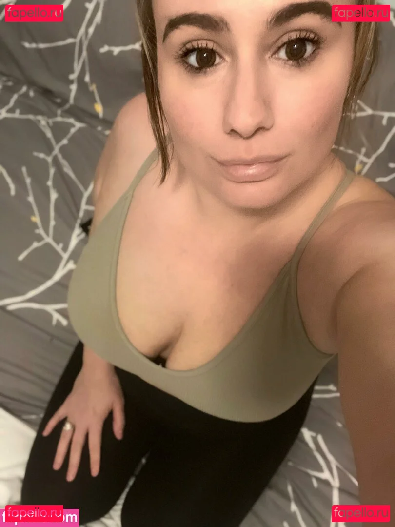 LillyBehave Onlyfans Photo Gallery 