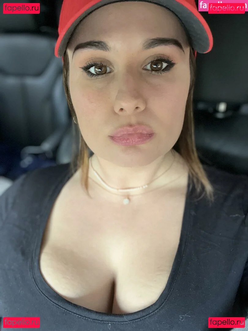 LillyBehave Onlyfans Photo Gallery 