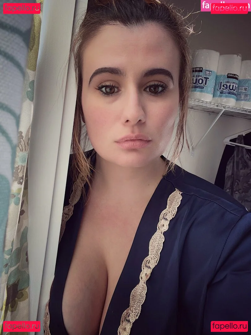 LillyBehave Onlyfans Photo Gallery 