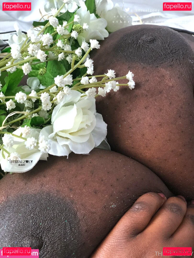 therealzoey Onlyfans Photo Gallery 