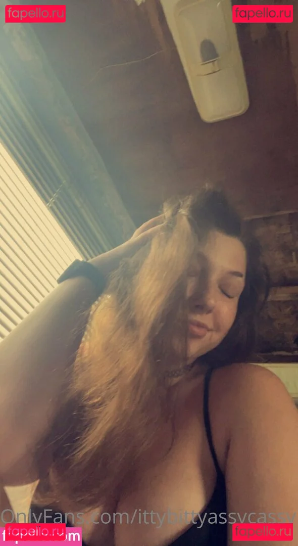 ittybittyassycassy Onlyfans Photo Gallery 