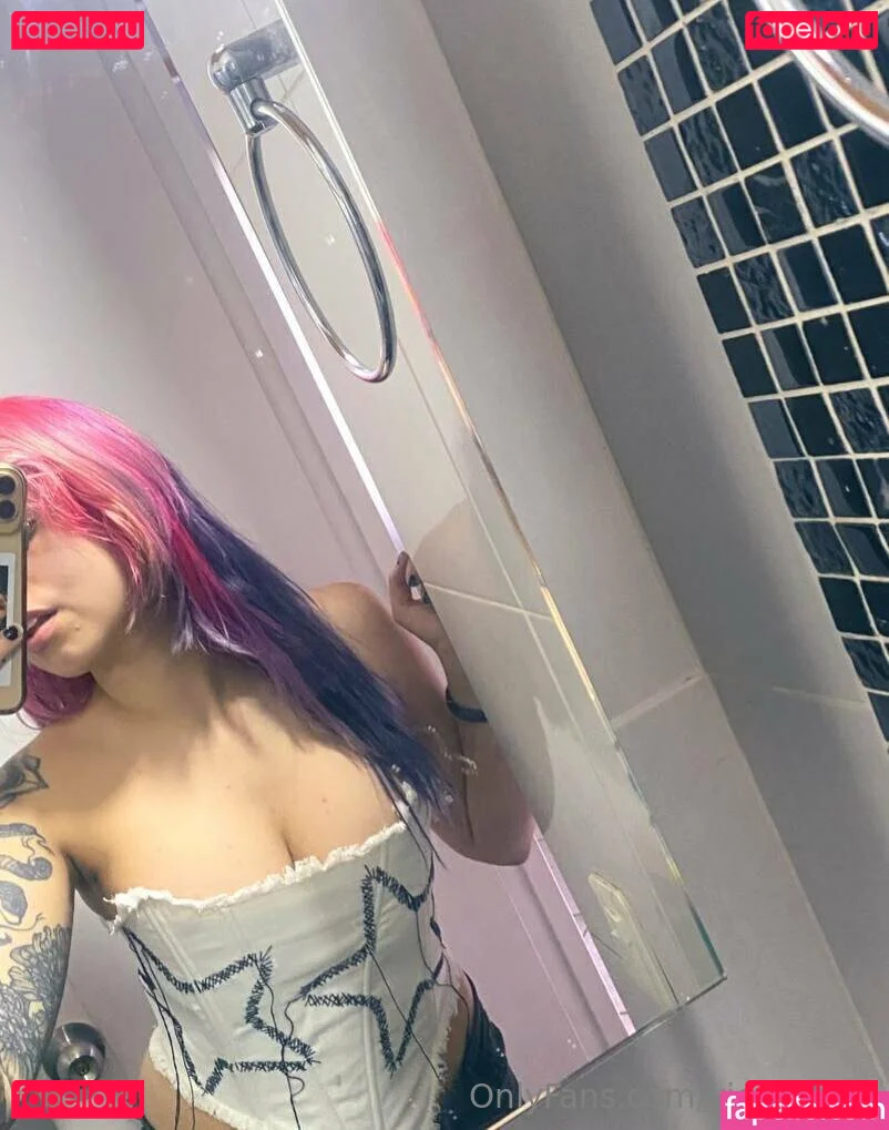 vicposting Onlyfans Photo Gallery 