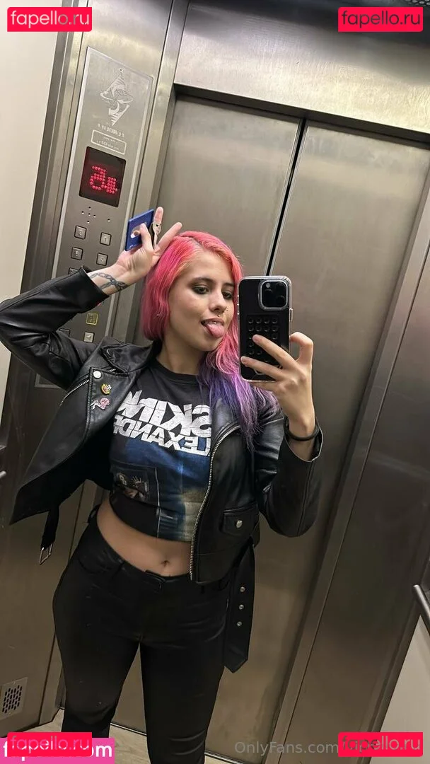 vicposting Onlyfans Photo Gallery 