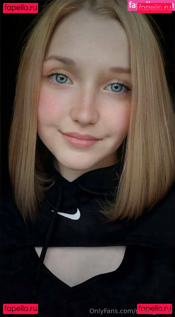 roxxy_webb Onlyfans Photo Gallery 